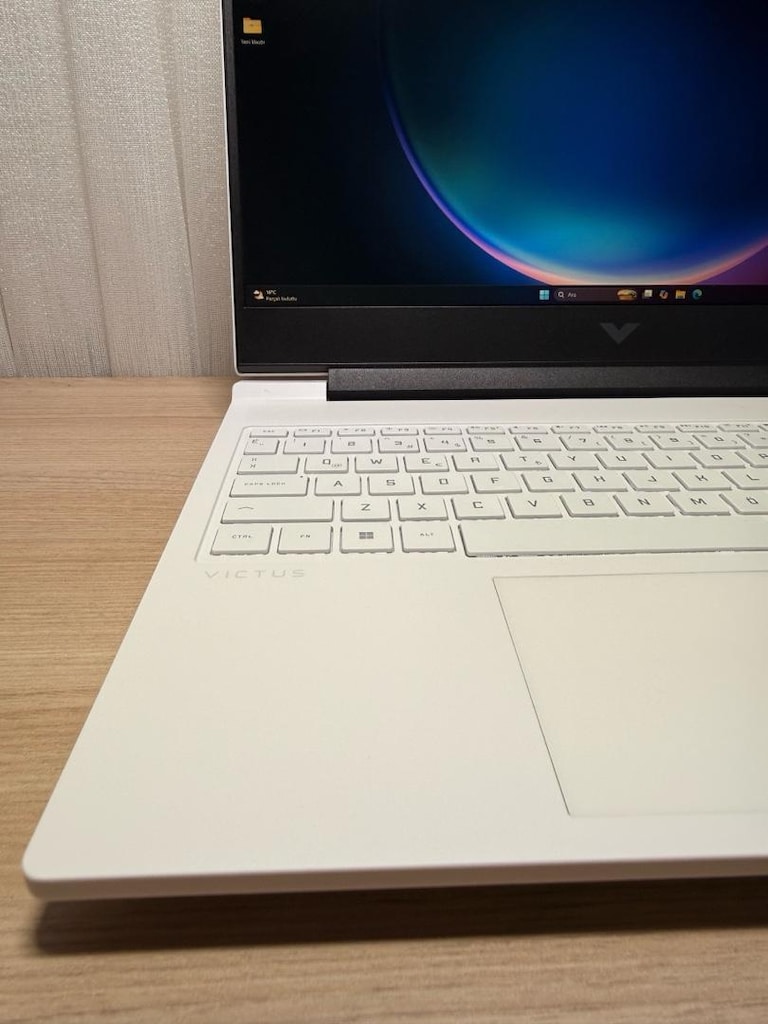 Şık Beyaz HP Victus 16 | i5-14500HX | RTX 4050 6GB | 16GB DDR5 1TB SDD - 14