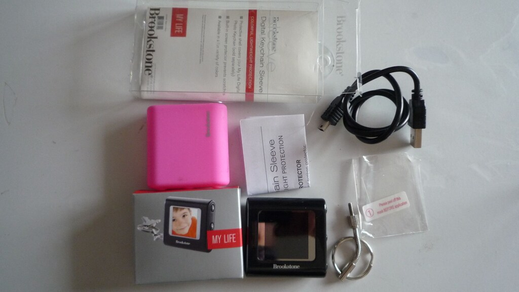 Brookstone Dijital Fotoğraf Çerçevesi Anahtarlığı - 2