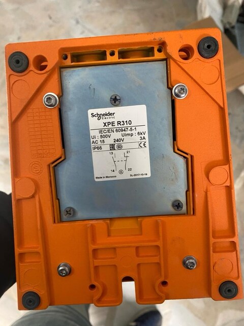 Schneider XPE-R310 Metal pedal turuncu