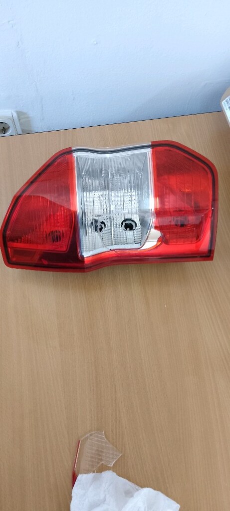 FORD COURİER ARKA SOL STOP LAMBASI - 2