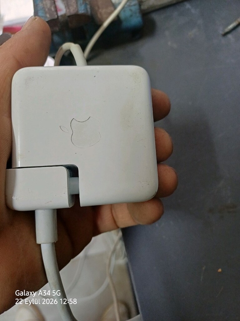 Apple adaptör - 2