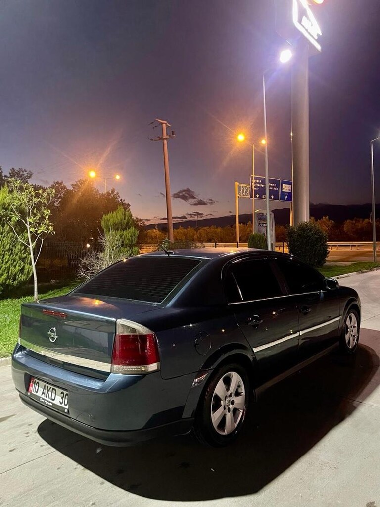 Opel vectra 1.6 confort - 2