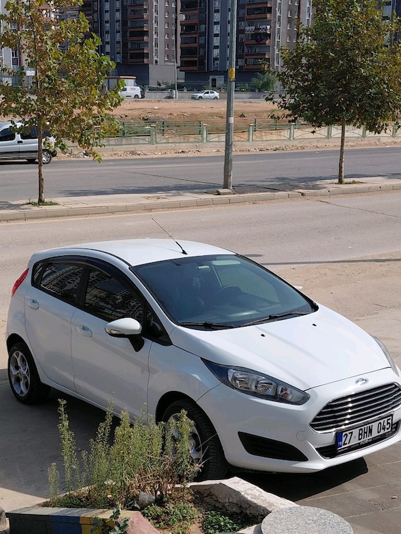 2013 model Ford Fiesta - 5
