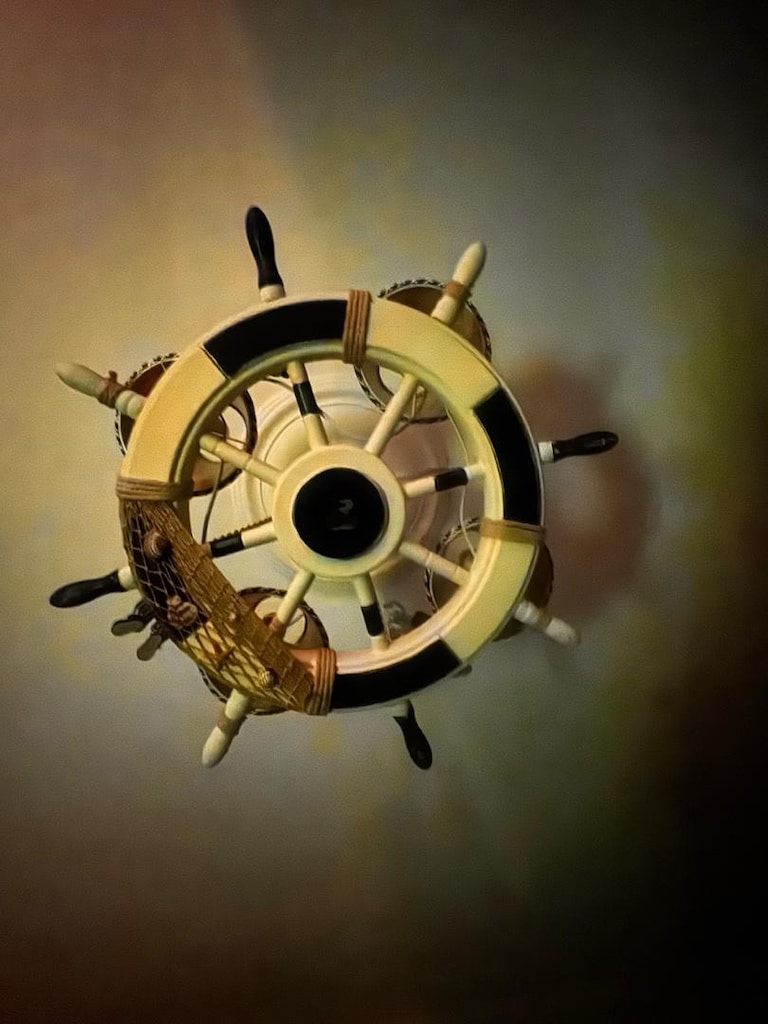 karyola+oyuncak dolabı+halı+saat+avize - 6