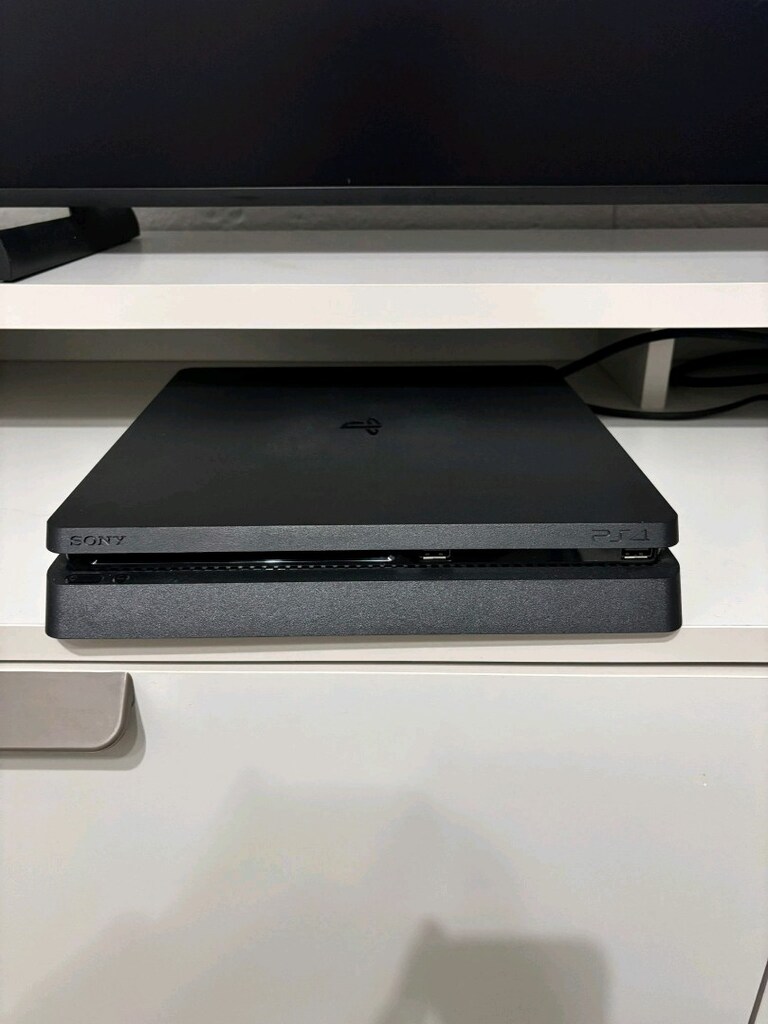 PlayStation 4 - 2