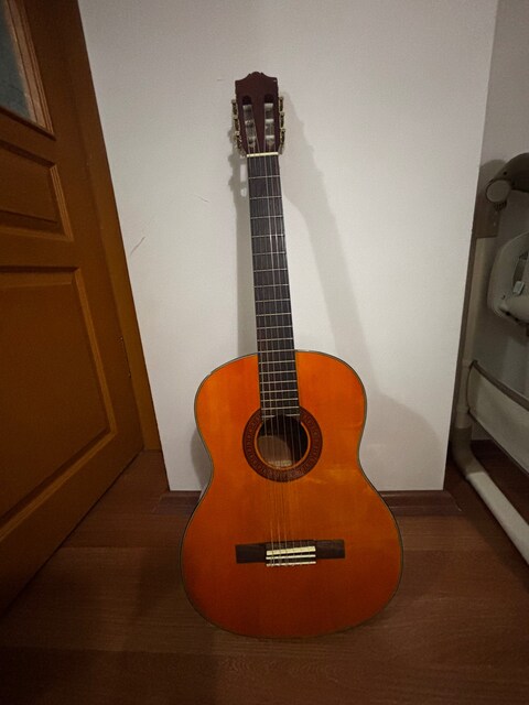 Yamaha C40 Klasik Gitar – Sıfır Ayarında, Az Kullanılmış