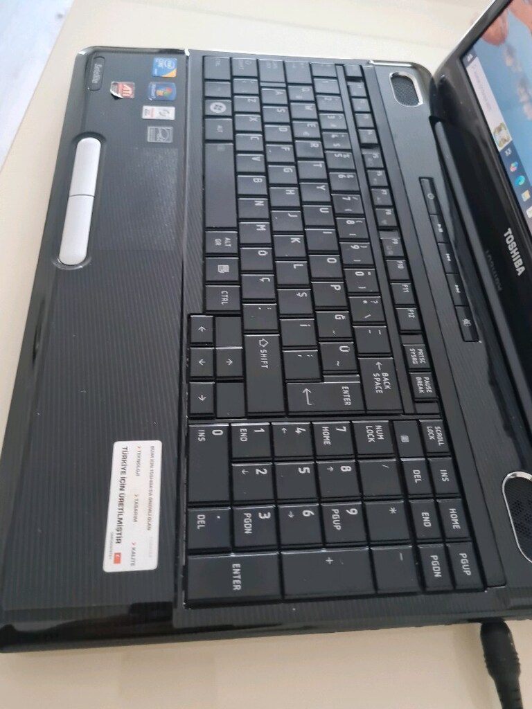 Toshiba L505 - 2