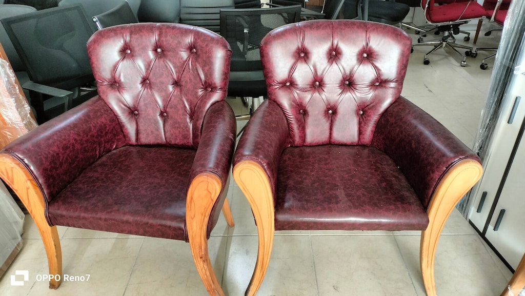 DEKOR BÜRO MOBİLYALARI BORDO KAPİTONELİ BERJER İKİNCİ EL - 4