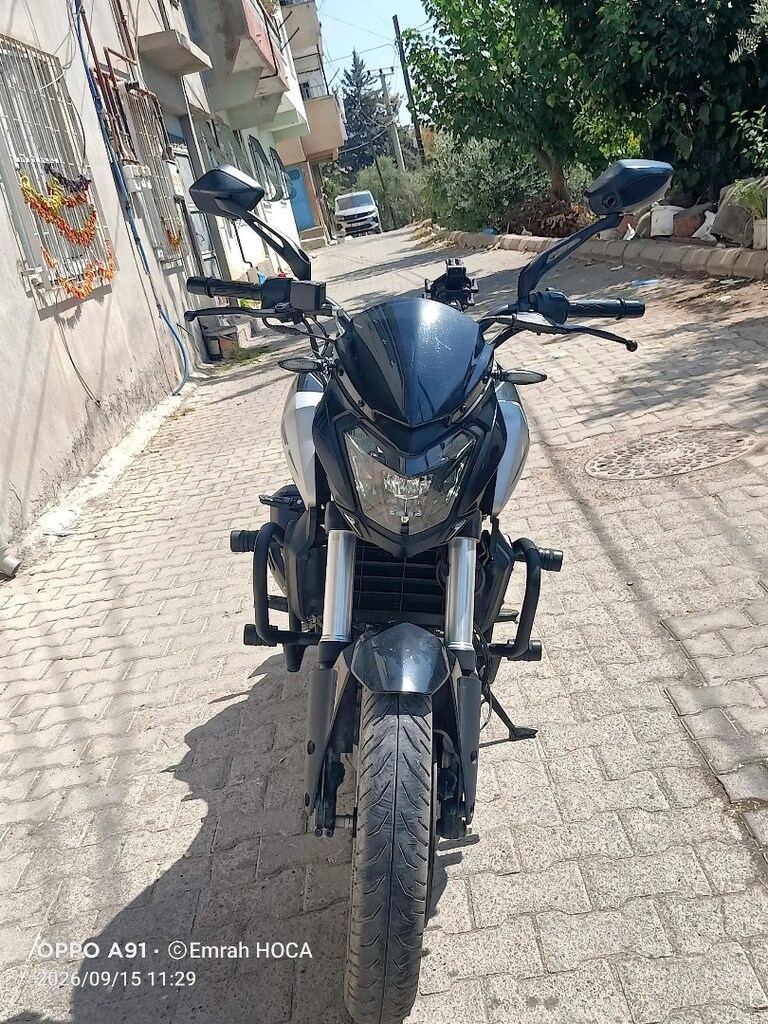 Bajaj Dominar - 6