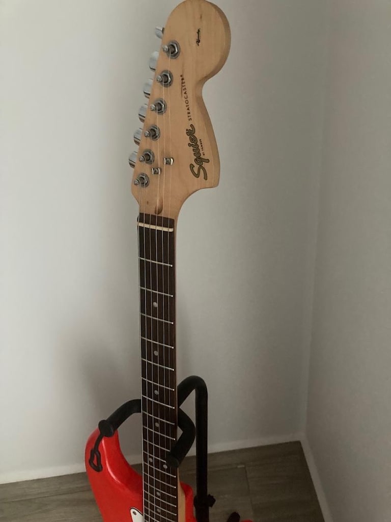 Fender Squier Stratocaster kırmızı elektro gitar - 5