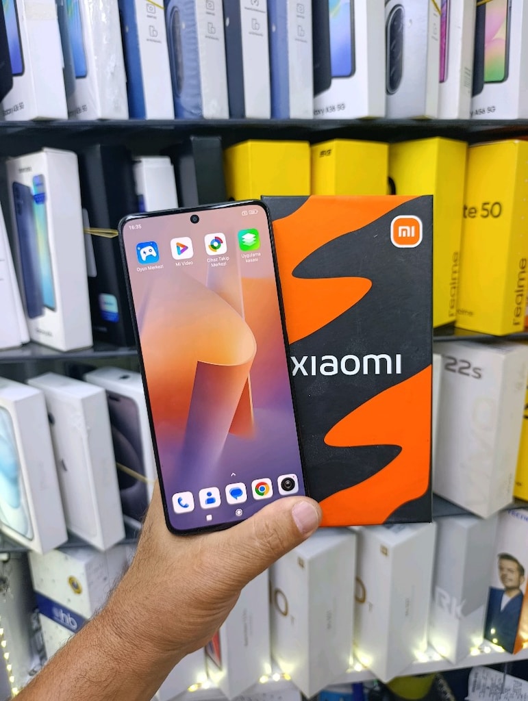 2. EL GLOBAL VERSİYON REDMİ NOTE 13 PRO 5G 256 GB 8+8 GB RAM 200 MP K - 2
