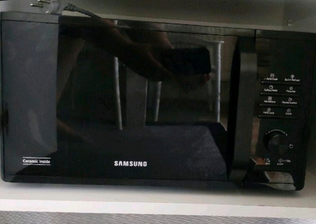 Sıfırları 5.000 küsür TL olan Samsung Mikrodalga Fırın - 23 L
