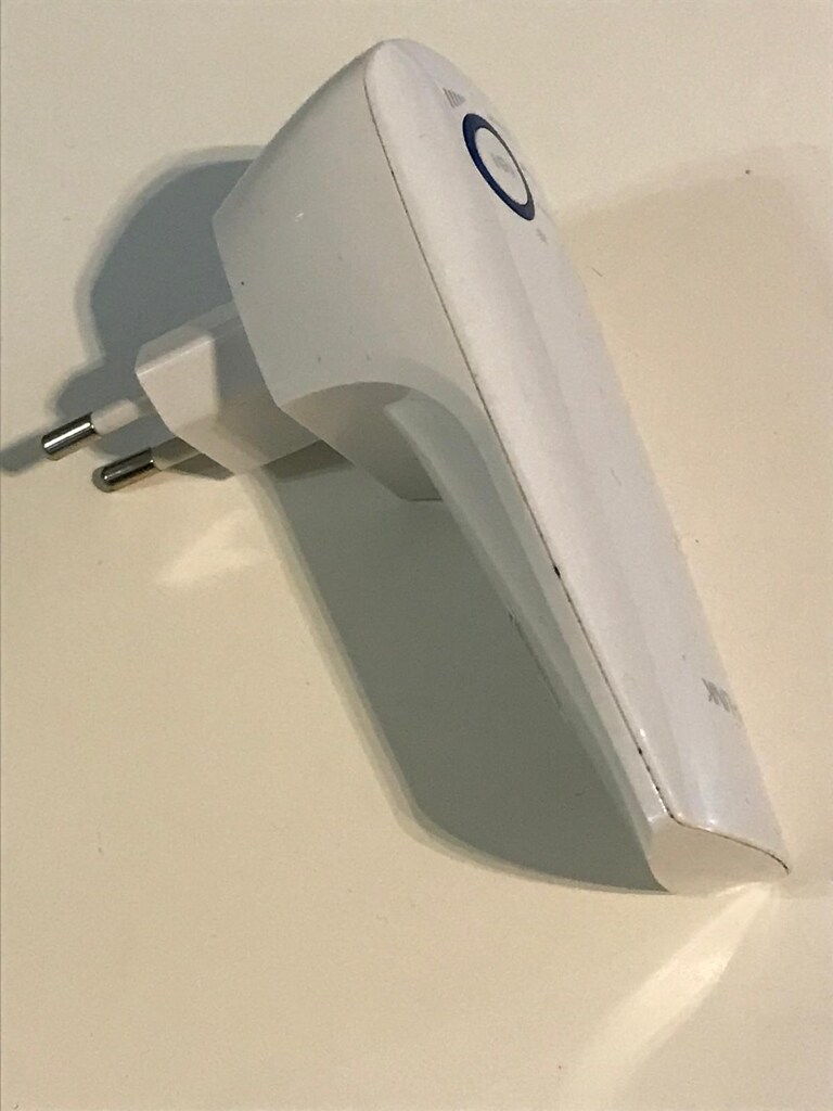 TP LINK TL-WA850RE 300Mbps Universal WiFi Range Extender - 2