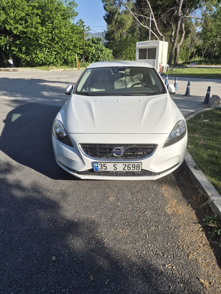 İlk sahibinden temiz düşük km Volvo V40 1.6D Premium - 5