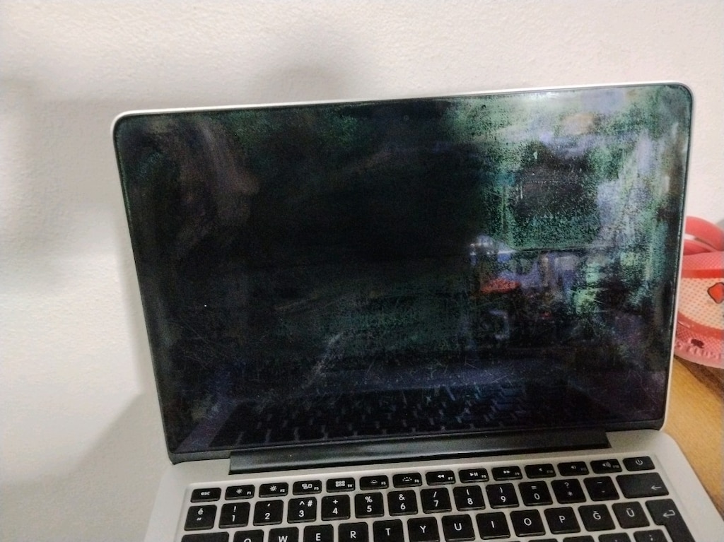 Apple MacBook pro a 15 02 - 3