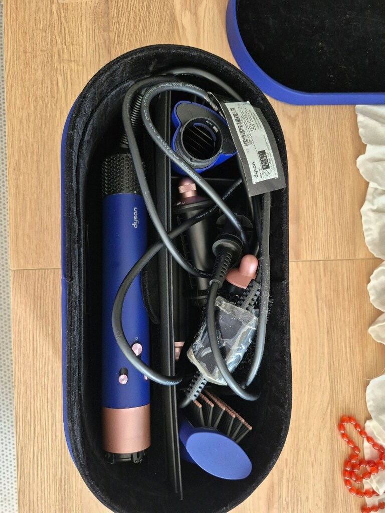 dyson saç şekillendirici - 2