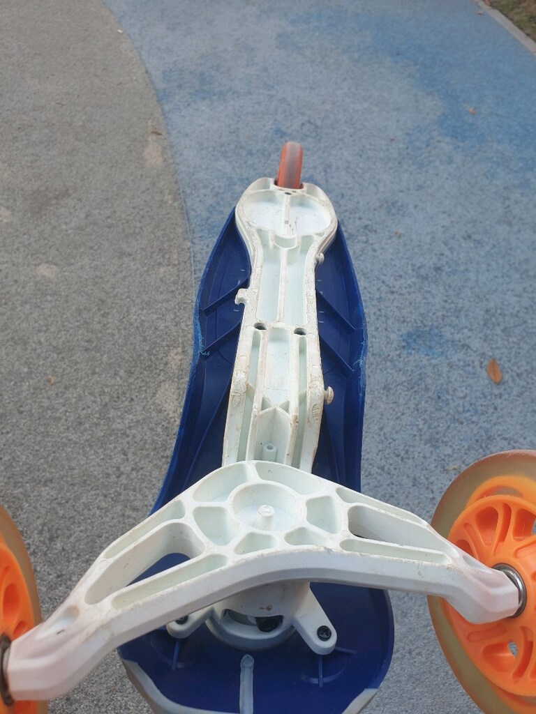 decatlon ışıklı, frenli çocuk skooter - 6