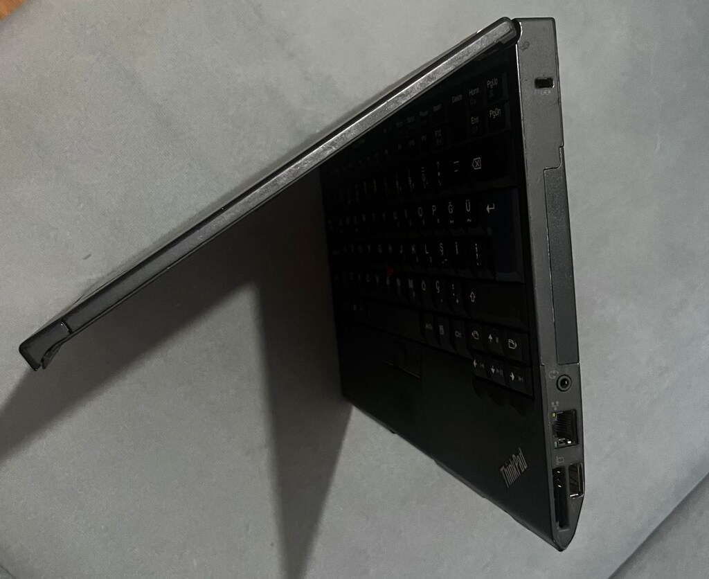 Lenovo X220 i5 2.50GHz 8 gb ram 500 gb hdd - 5