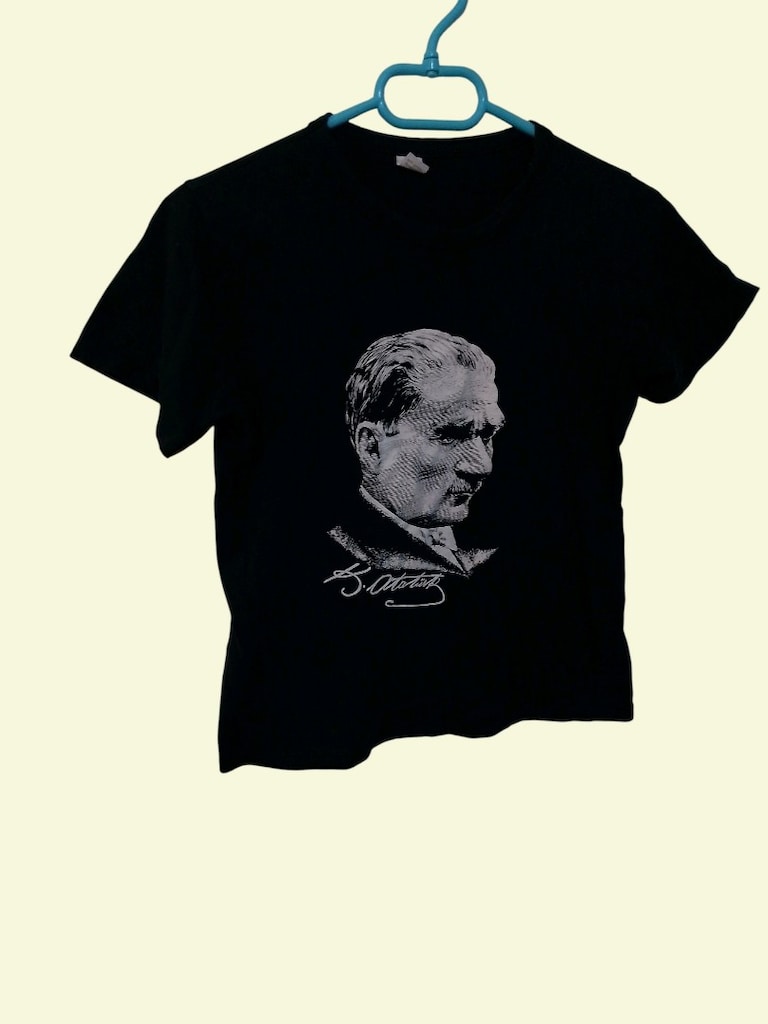 Atatürk Portre ve İmza Baskılı Tişört - 3