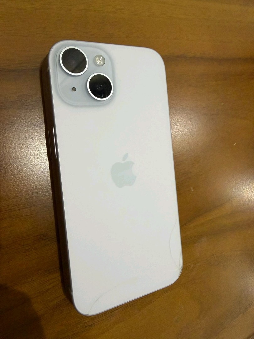 Apple 15 128 GB Yd - 4
