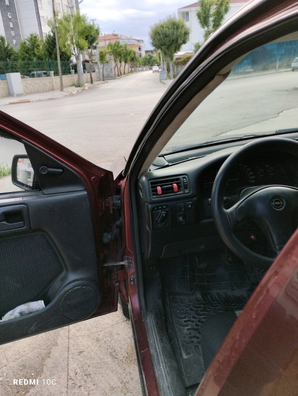 ACİL 95 Model Opel Vectra 2.0 - 6