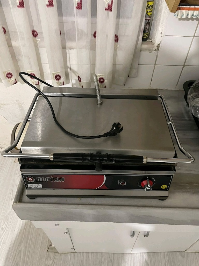 Temiz Alpina Sanayi Tipi Döküm Tost Makinesi - Sadece 3 Ay Kullanıldı! - 3