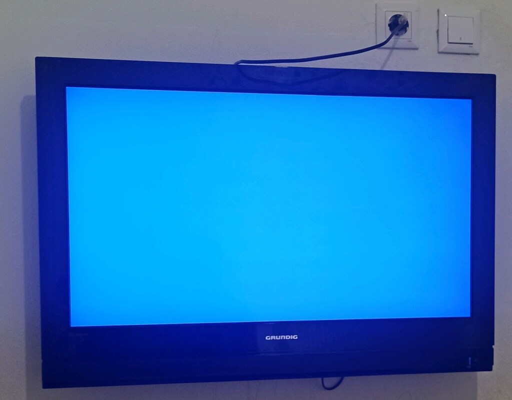 GRUNDIG TELEVİZYON LCD - 2