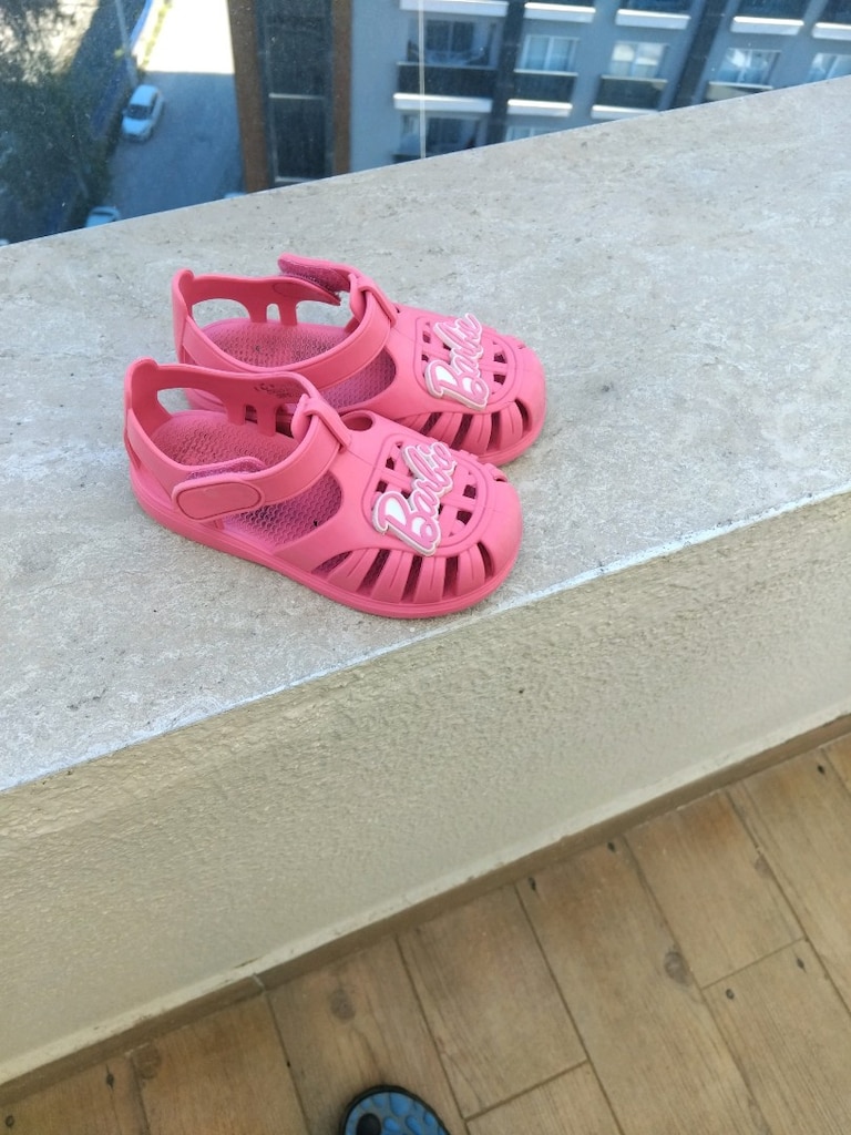 barbie sandalet