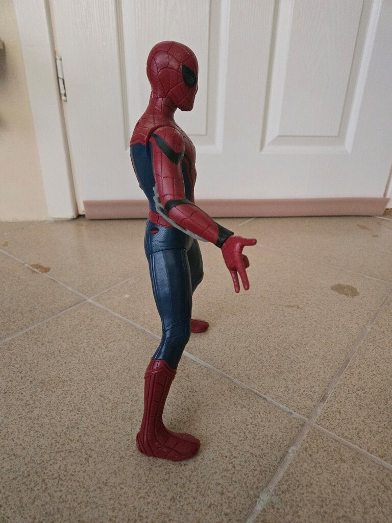 Hasbro marka Spider man 30 35 cm civarı - 2