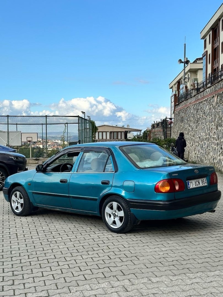 Memurdan temiz toyota corolla 1.6 terra - 2