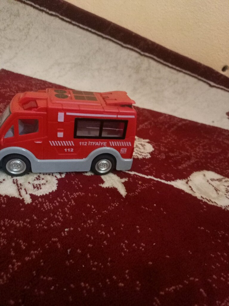 oyuncak ambulans aracı - 5