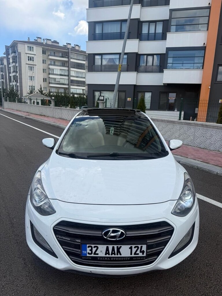 Sahibinden 2015 model HATASIZ BOYASIZ OTOMATİK HUNDAİ İ30 Ful paket - 2