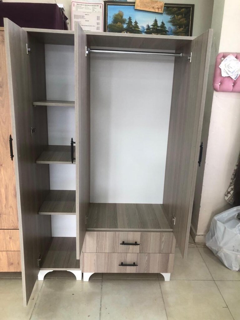 3 kapaklı Elbise dolabı - 6