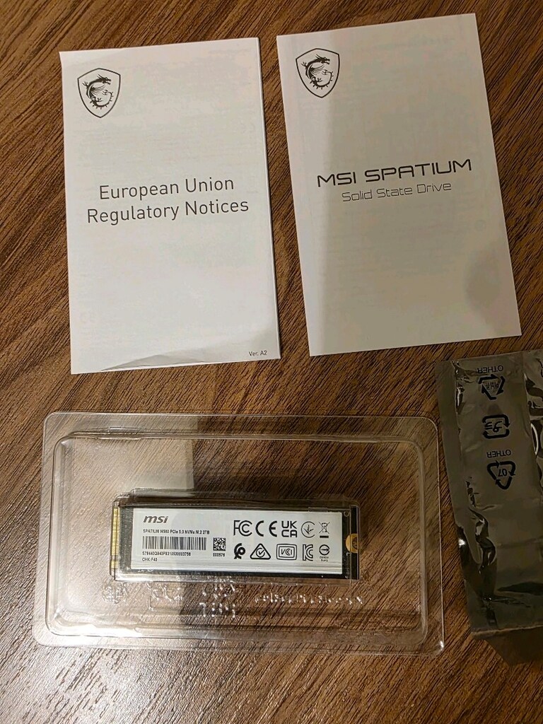 MSI Spatium M560 SSD (2 TB)10.300 MB/s okuma, 8.700 MB/s yazı, 3D NAND - 2
