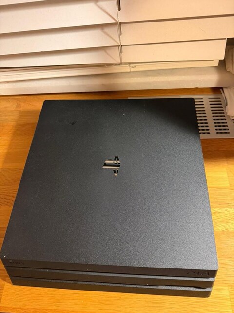 Playstation 4 pro 1TB