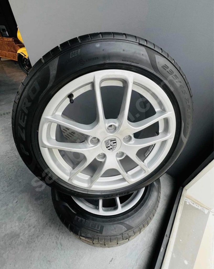 PORSCHE 1000 km de lastik takım. ön 235/45/18 - arka 265/45/18 PİRELLİ - 3