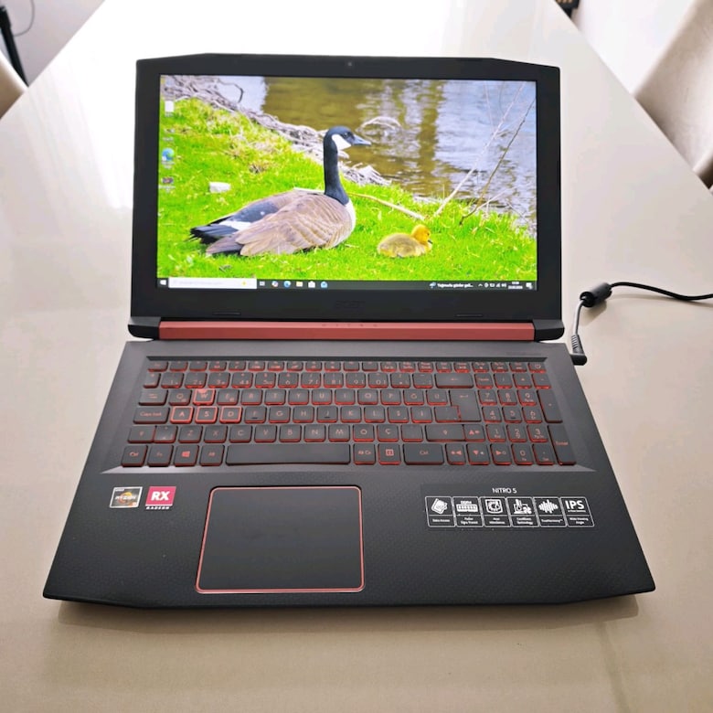 Acer Nitro 5 Laptop Rayzen 5 2500u SSD 512GB RAM 8GB ddr4 - 2