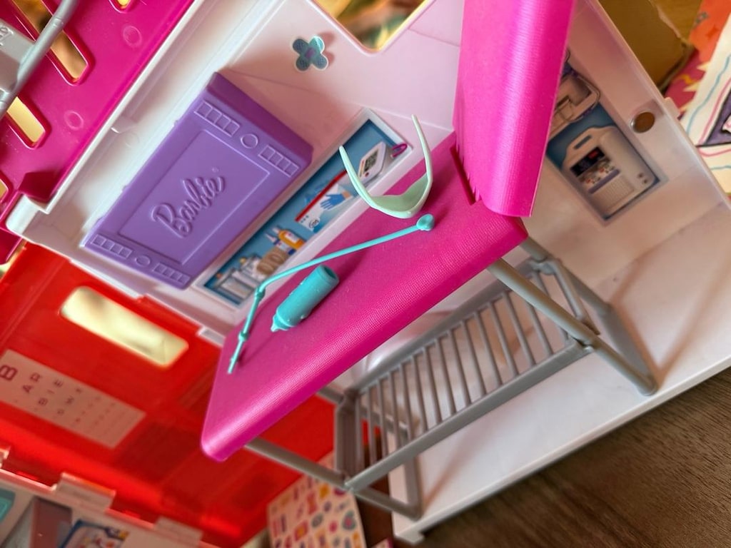 barbie ambulans oyuncak - 8