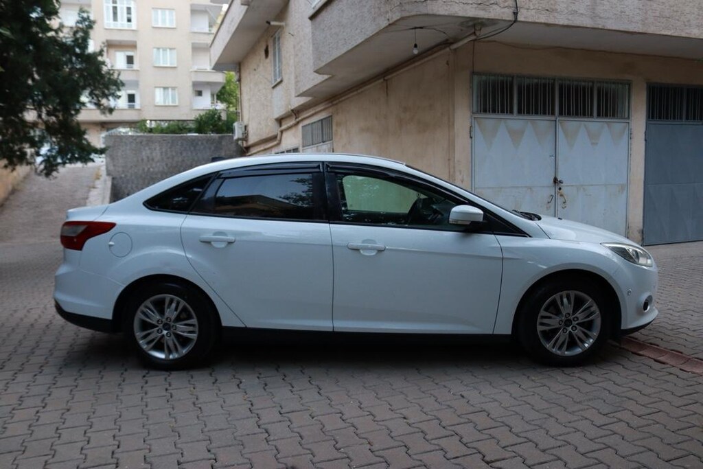 Sahibinden Tertemiz HASARSIZ Ford Focus - 13