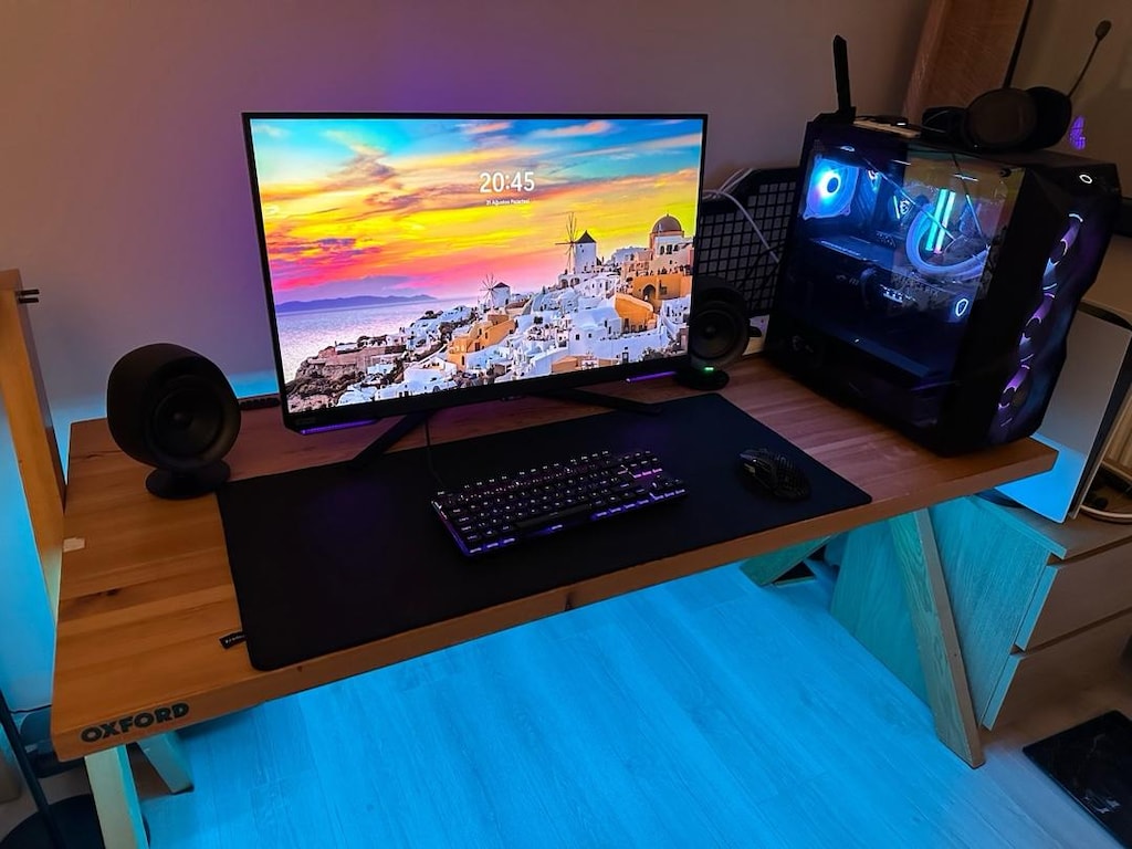 Samsung Odyssey G7 32” 4K 144Hz IPS Gaming Monitör - 2