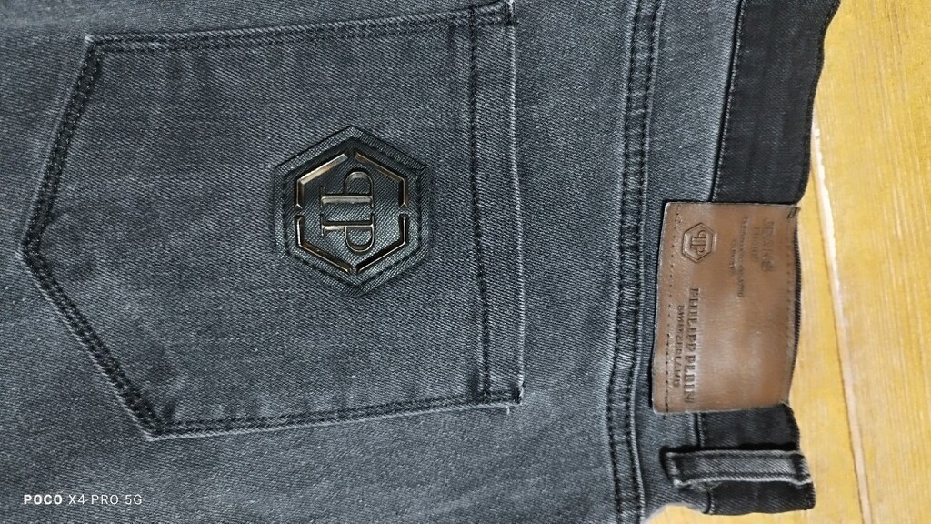 #Philip Plein likralı jeans pantolon..Eni çekilince 49  Boyu 105 - 5