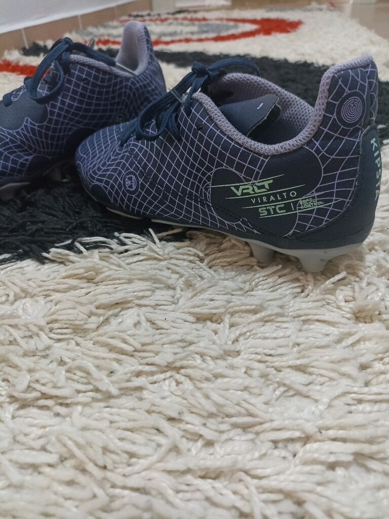 Erkek çocuk krampon decathlondan alınmıştır - 4