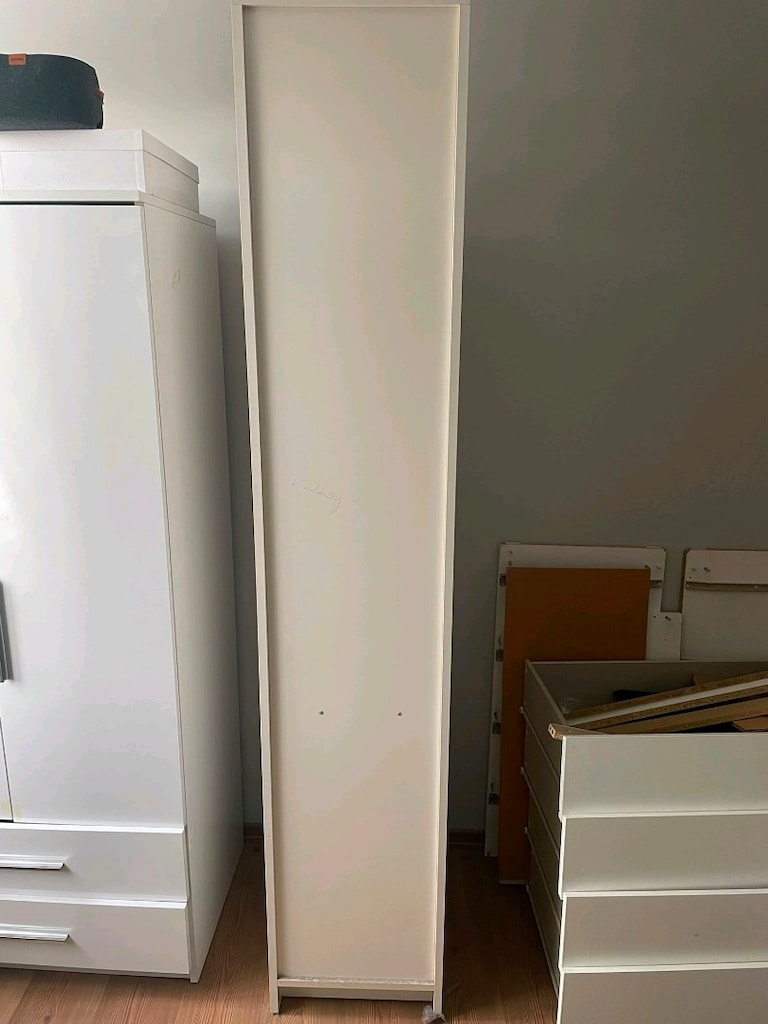 Ikea Tek Kapi Usun Vitrin - 3