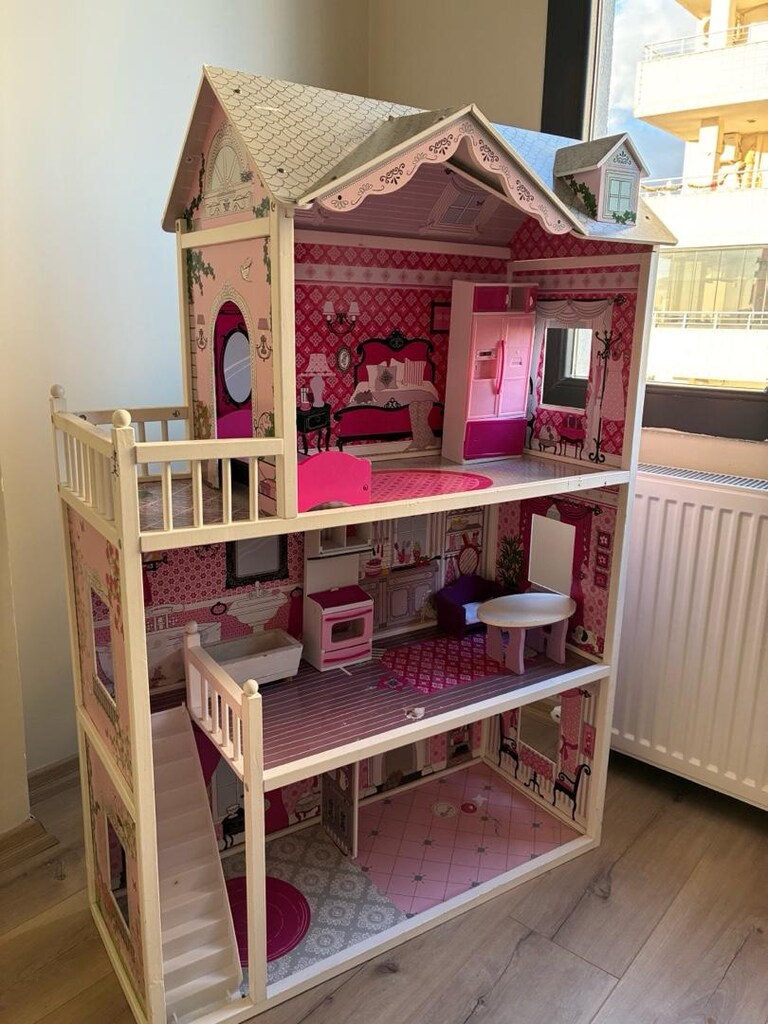 3 Katlı Büyük Ahşap Barbie Evi – Mobilyalı – Temiz - 10