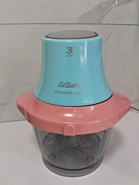 Rondo Doğrayıcı Arzum AR1036 Prochopp Color 600 W Doğrayıcı çalışıyor