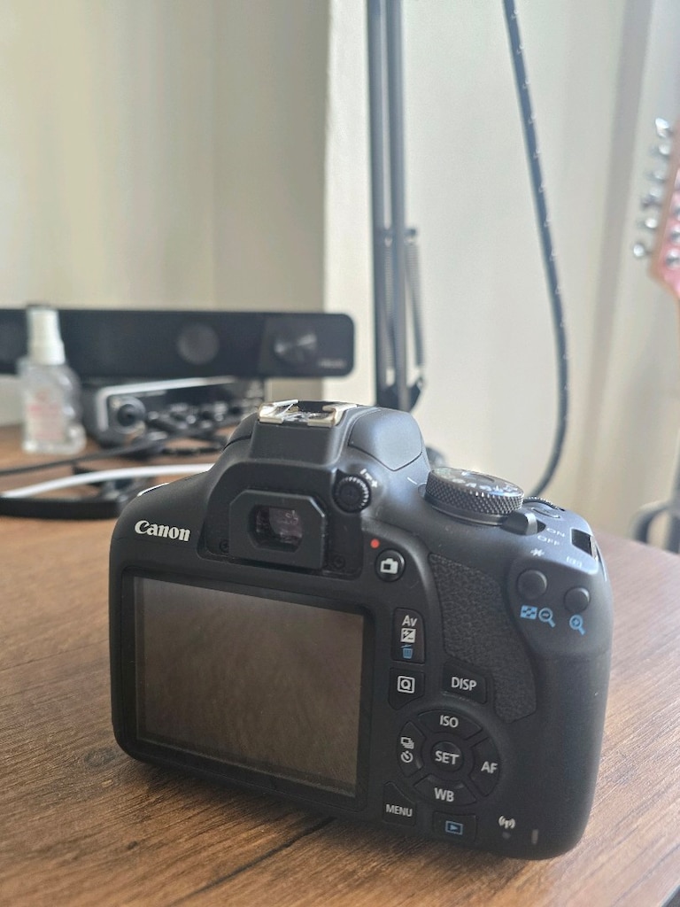 Canon EOS 2000D fotoğraf makinesi - 2