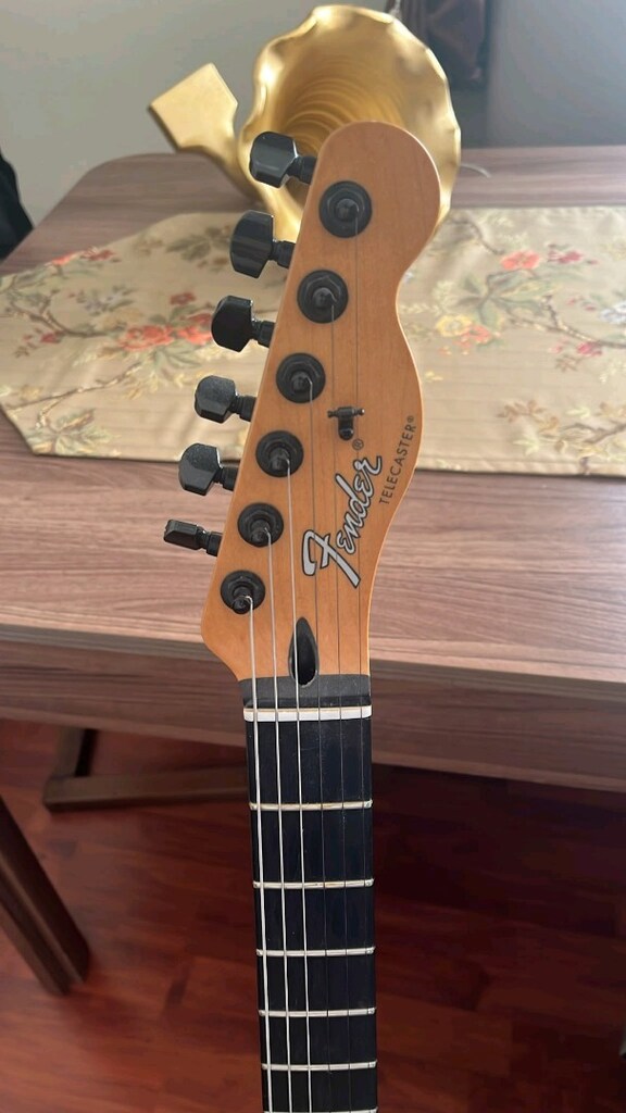 Fender Limited Edition Player II Advanced HH Ferrari Yellow - 2