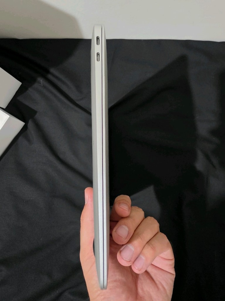 Apple Macbook Air - 4