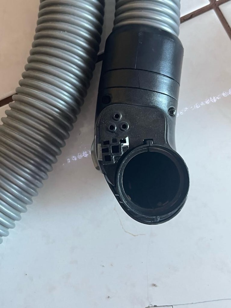 Electrolux Euc98tmt Elektrikli Süpürge Orijinal Hortum Tutamaklı - 5