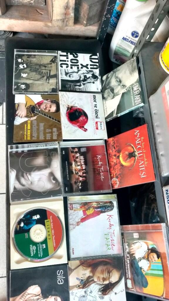 orijinal CD ler tane fiyatı 80tl - 3